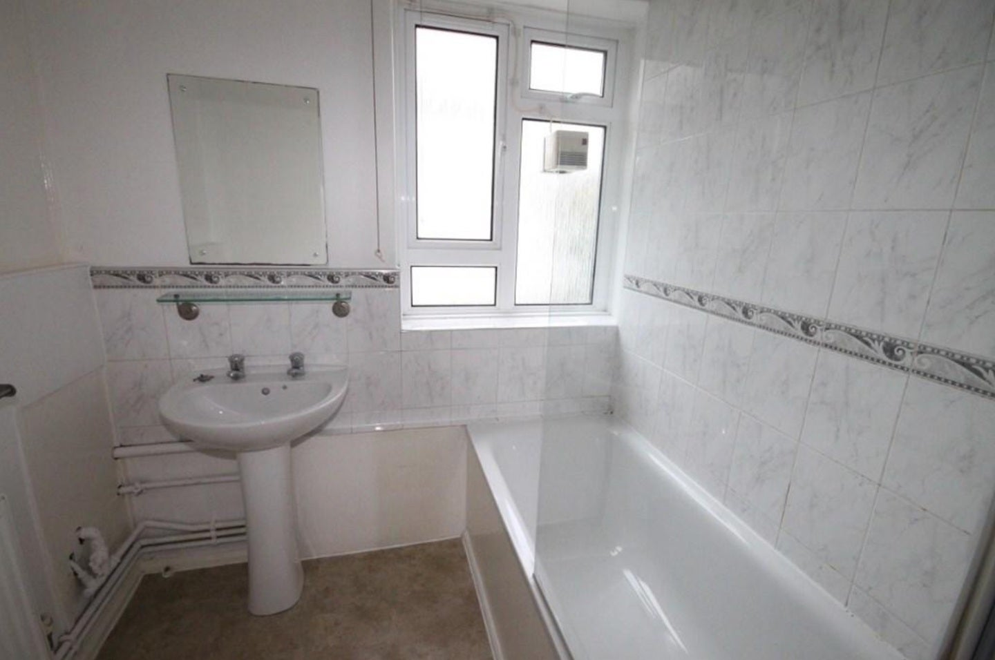 Flat Brighton Terrace in Greater London