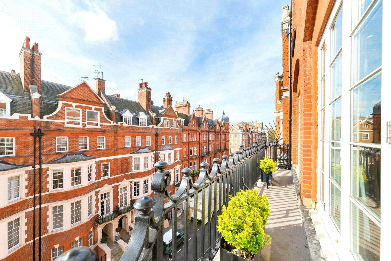 Flat Green Street in City of Westminster