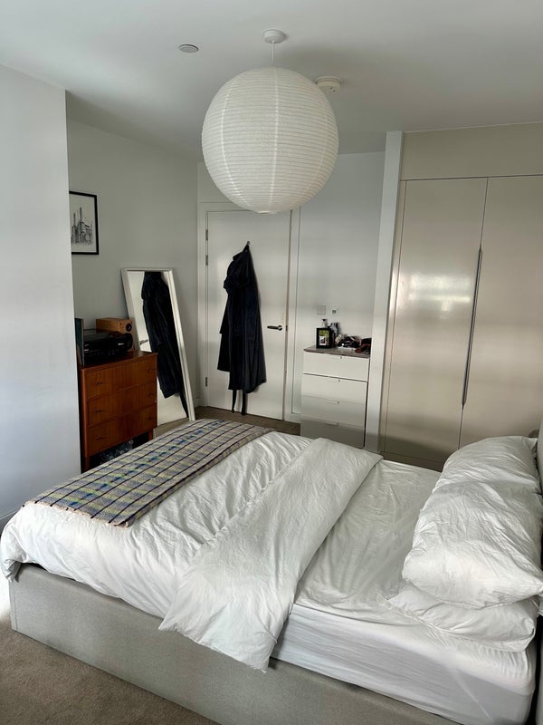 Flat Sayer Street in Greater London