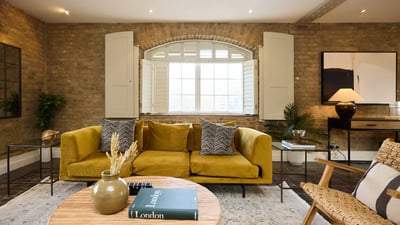 Flat Aintree Street in Greater London