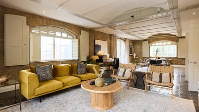 Flat Aintree Street in Greater London