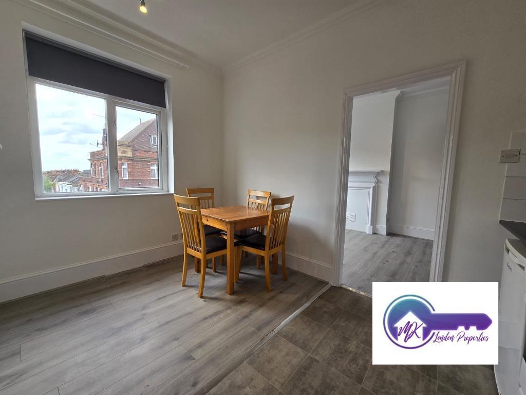 Flat Gratton Terrace in Greater London