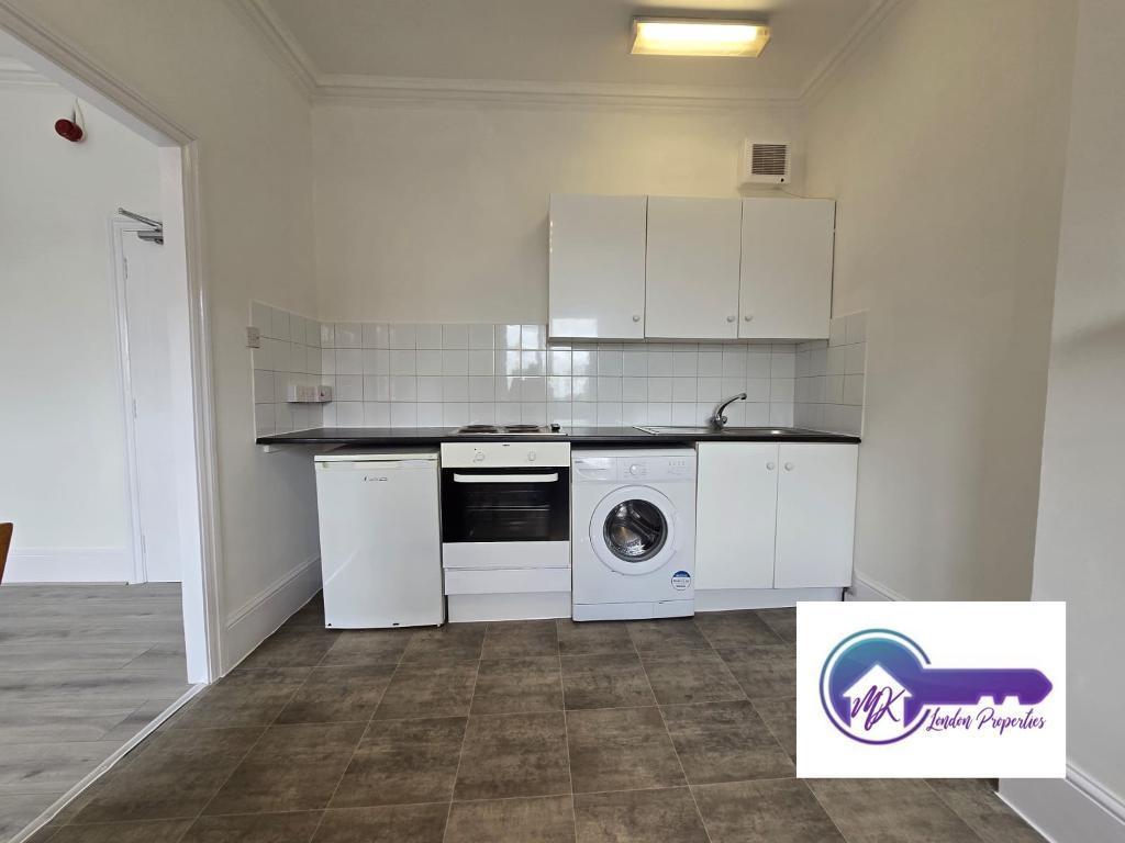 Flat Gratton Terrace in Greater London
