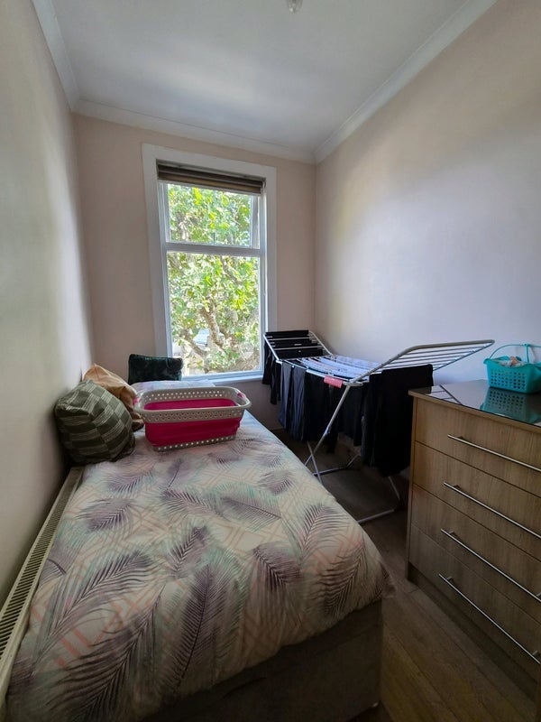 Room Claude Road in Greater London