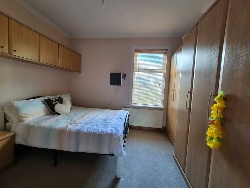 Room Claude Road in Greater London