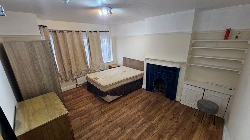Room Grenaby Avenue in Greater London