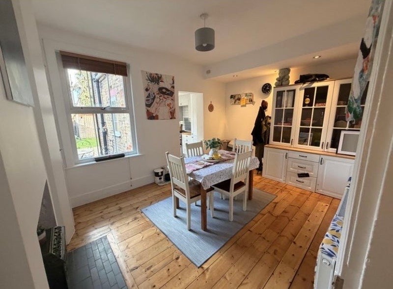 Room Farrant Avenue in Greater London