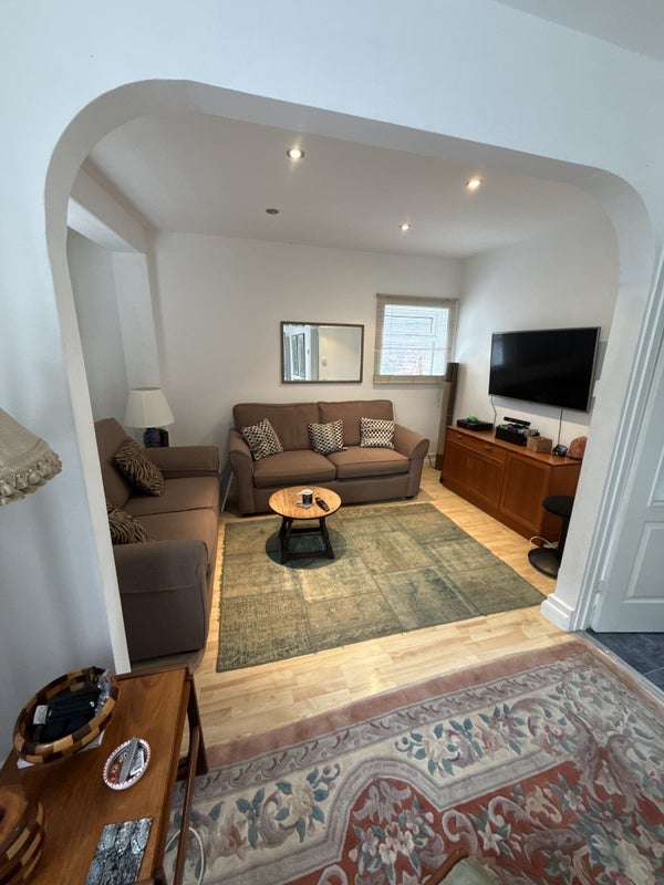 Room Lower Coombe Street in Greater London