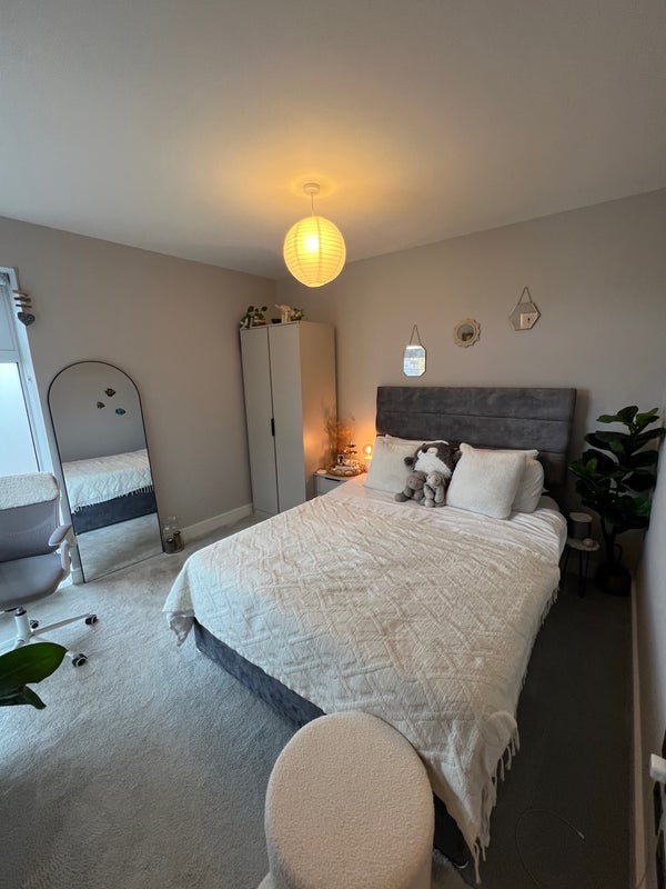 Room Kilburn Lane in Greater London