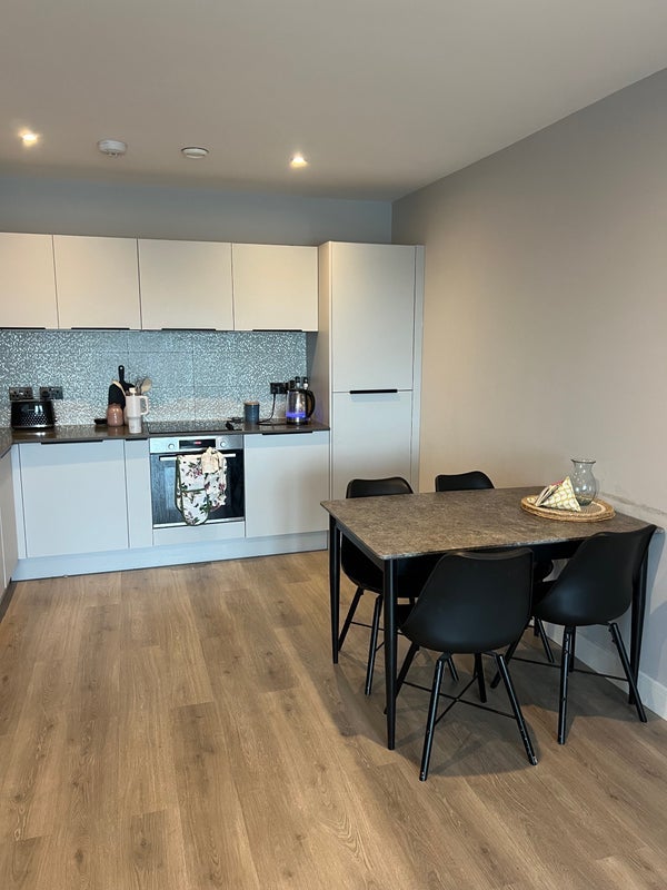 Room Kilburn Lane in Greater London