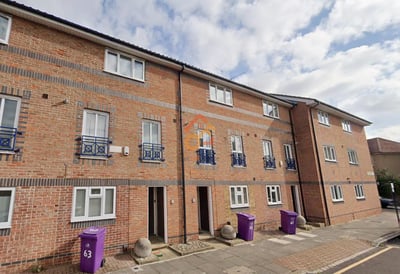 Flat Ambassador Square in Greater London