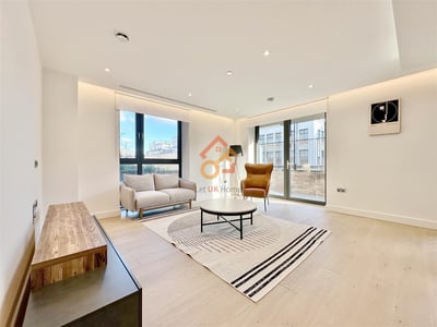 Flat Ambassador Square in Greater London