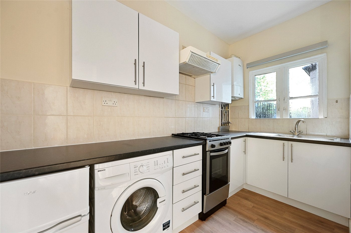 Flat Arminger Road in Greater London