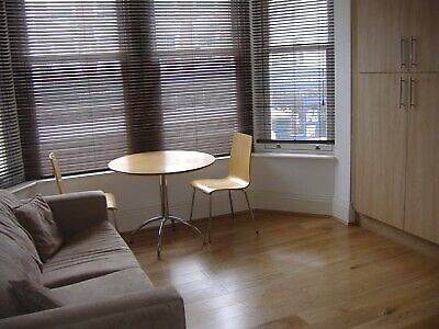 Flat Lewin Road in Greater London