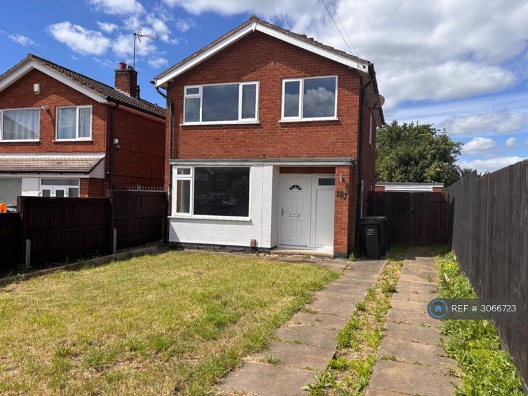 House Harrowgate Drive in Charnwood