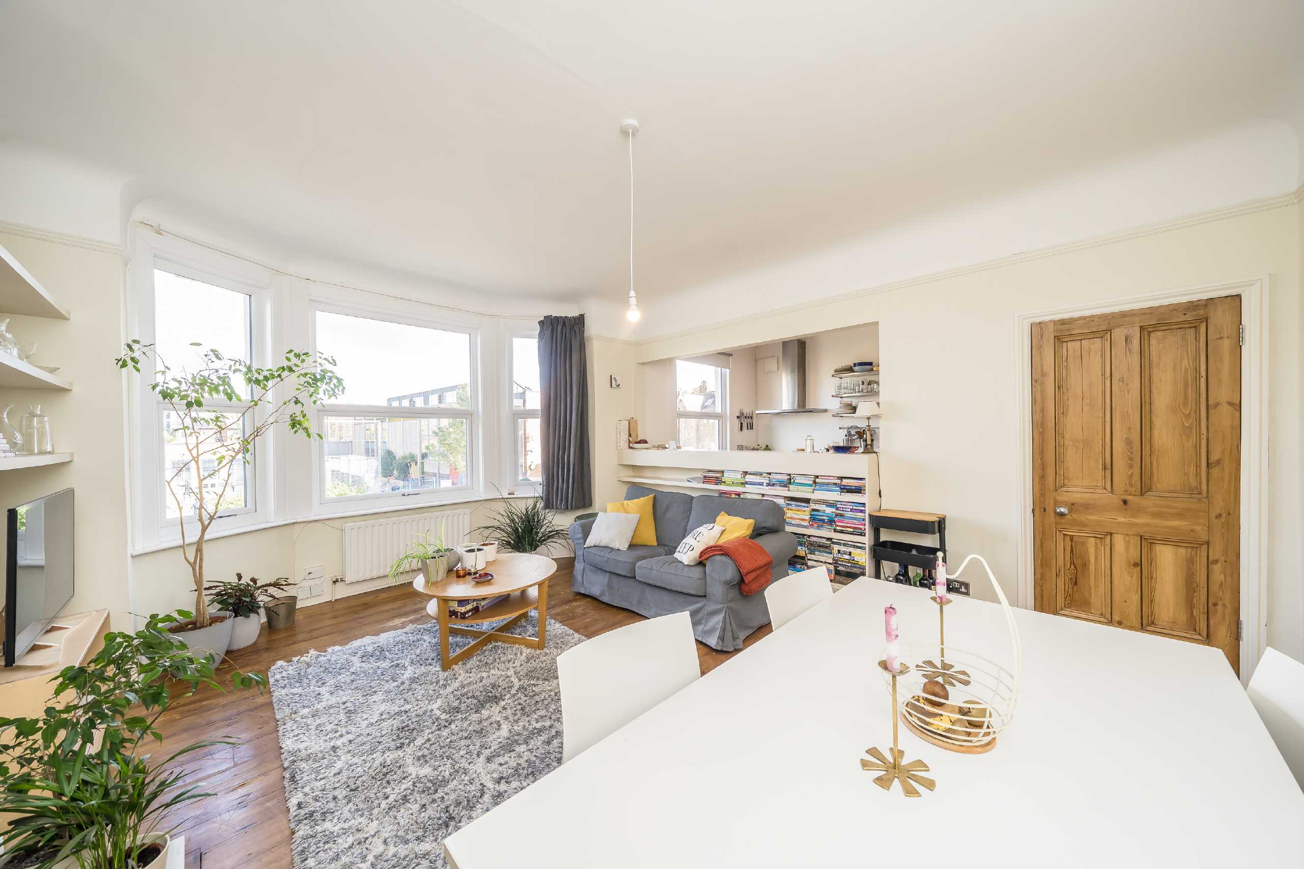 Flat Buckleigh Road in Greater London