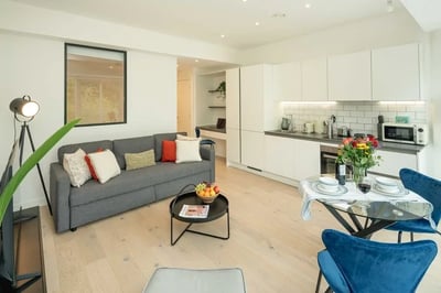 Flat Great West Road in Greater London