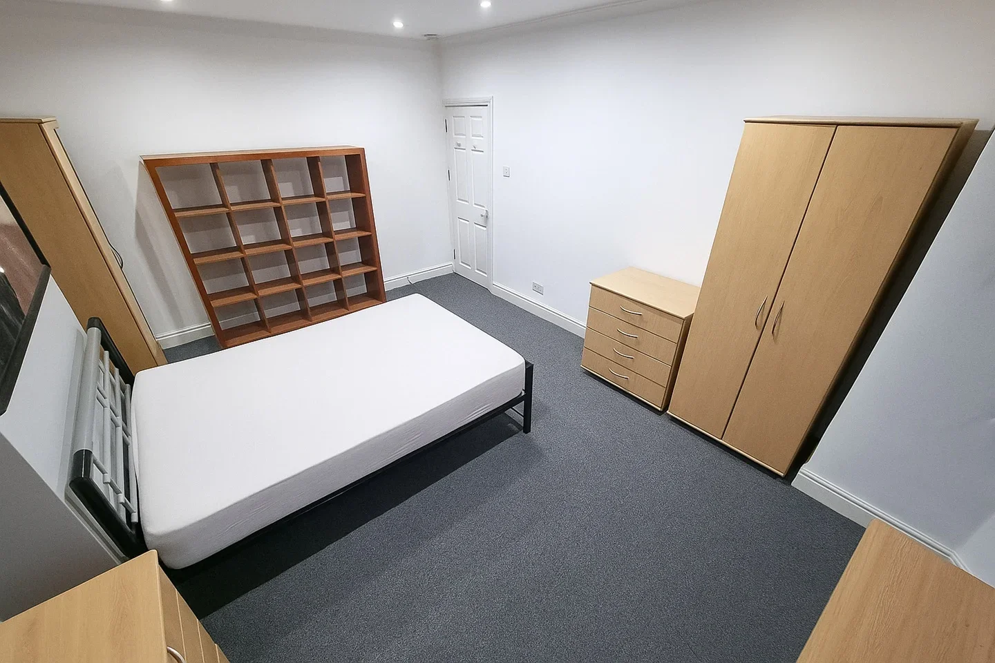 Room Harrowdene Road in Greater London