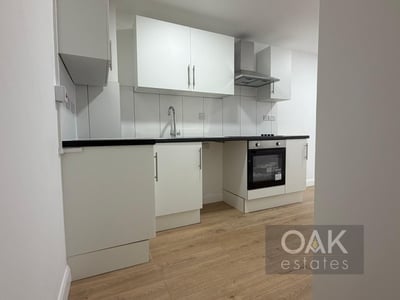 Flat Friends Avenue in Cheshunt