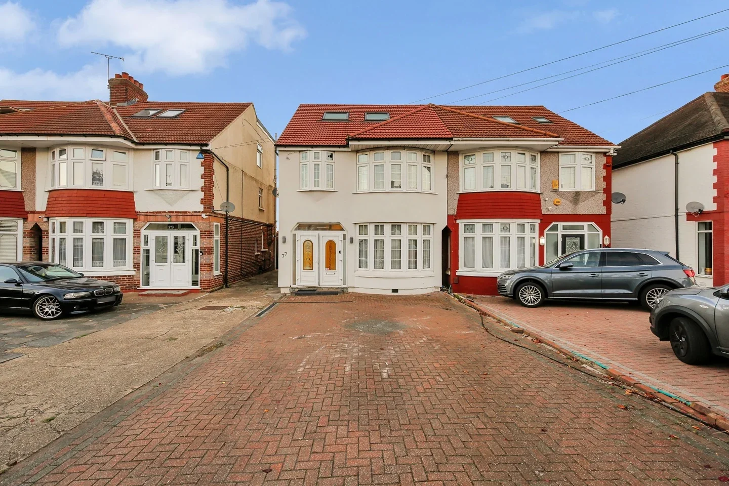 House Herent Drive in Greater London