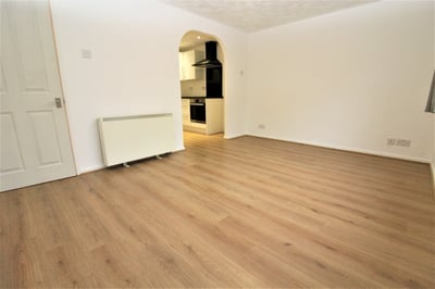 Flat Coleridge Road in Shaw