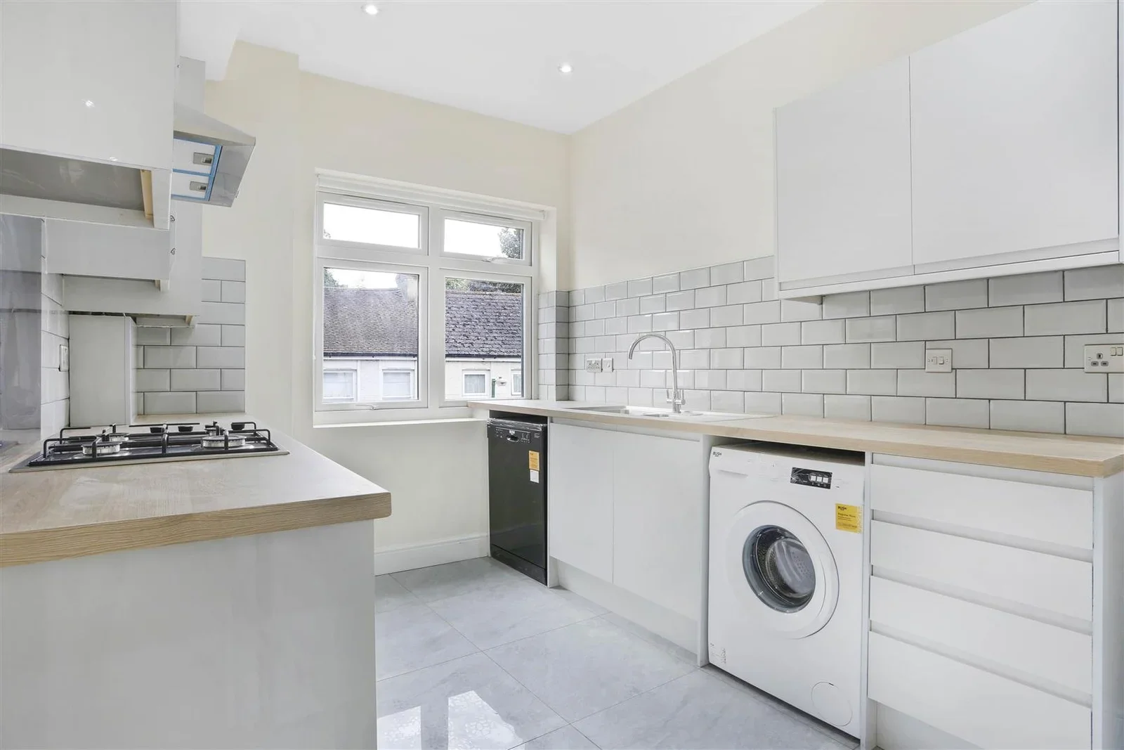 Flat Westmead Road in Greater London