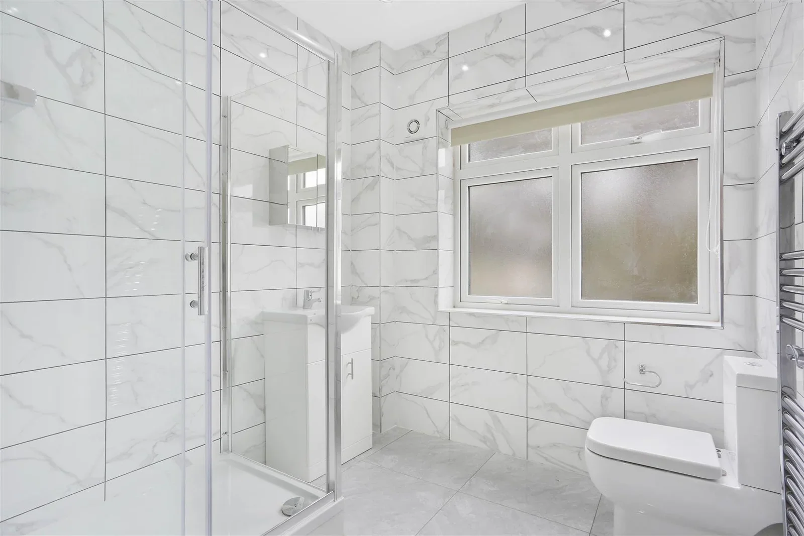 Flat Westmead Road in Greater London