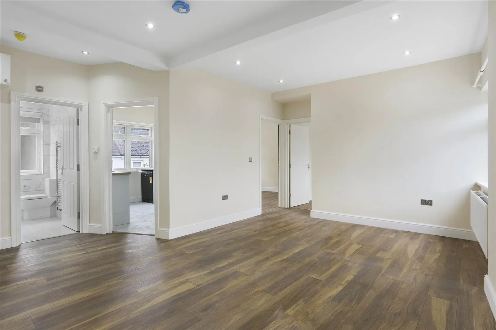Flat Westmead Road in Greater London