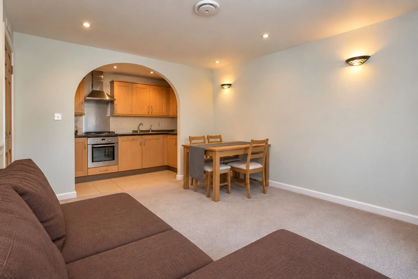 Flat Lyon Road in Greater London
