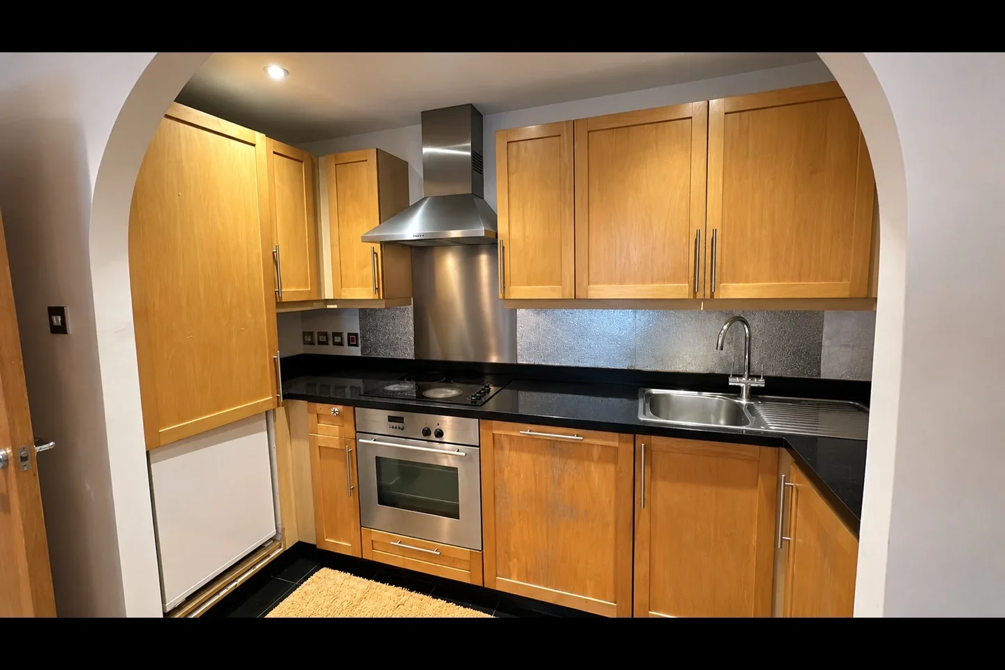 Flat Lyon Road in Greater London