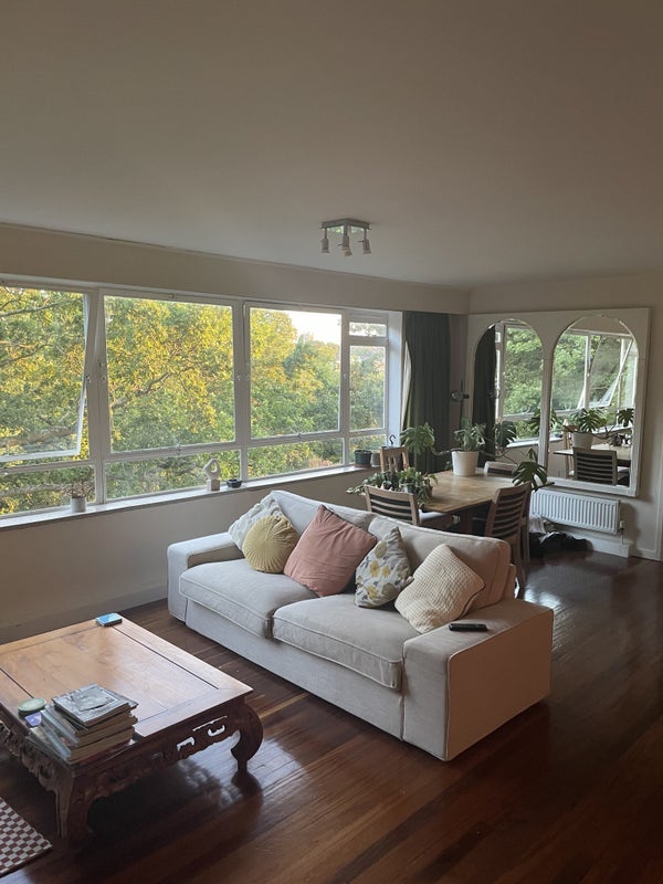 Flat Tylney Avenue in Greater London