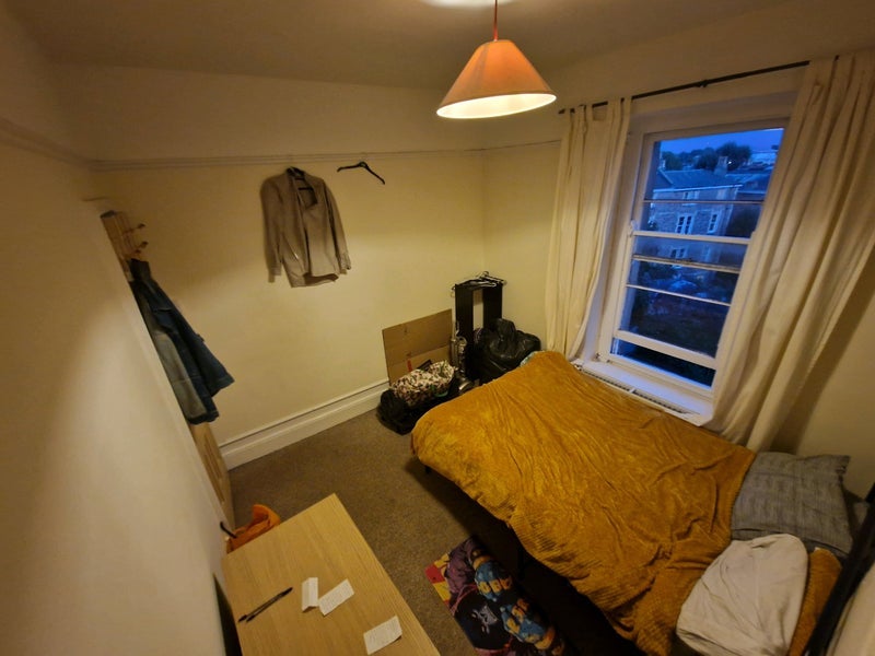 Room Beaufort Road in Bristol