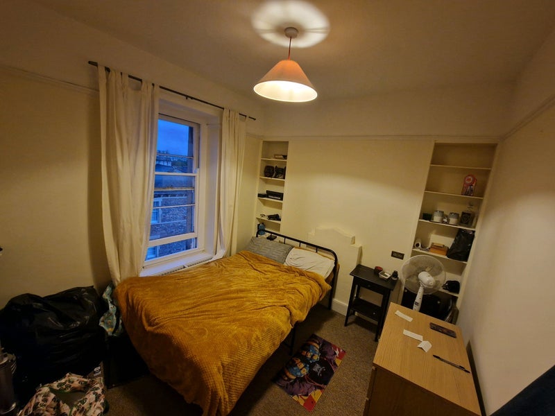 Room Beaufort Road in Bristol