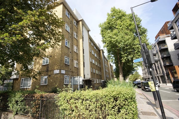 Flat St Pancras Way in London