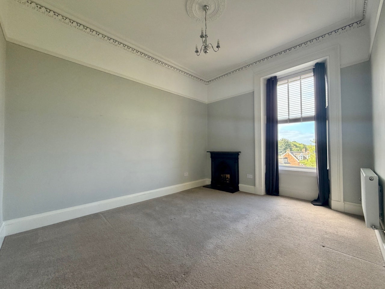 Flat Cresswell Terrace in Glasgow