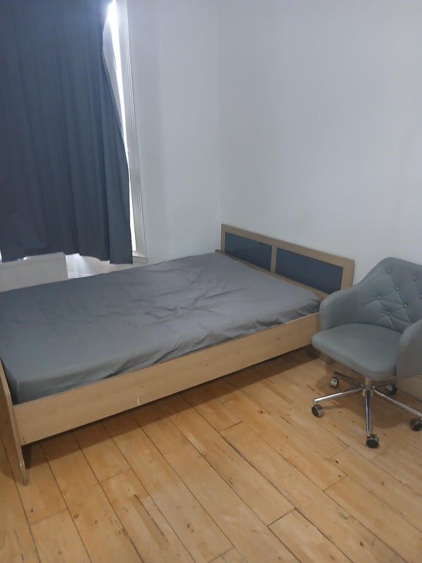 Flat Grosvenor Road in Greater London