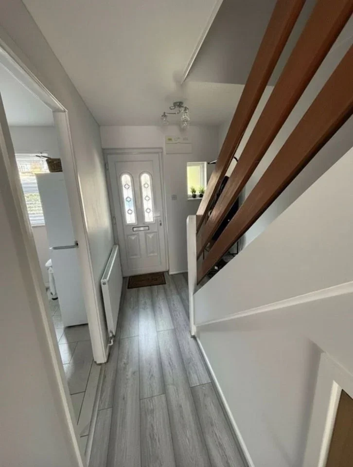 Room Guildford Road in Greater London