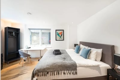 Flat Godfrey Place in Greater London