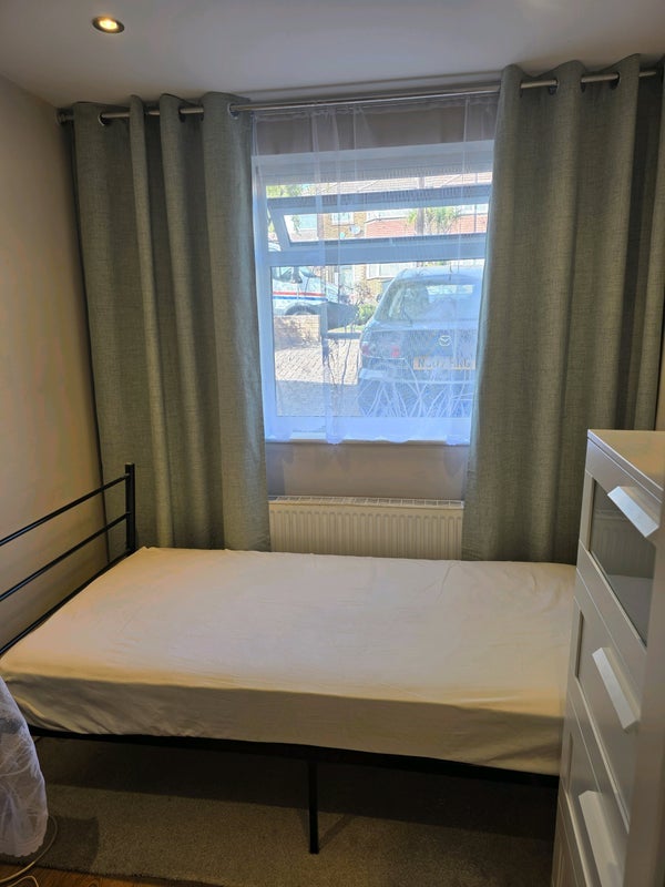 Room Basing Hill in Greater London