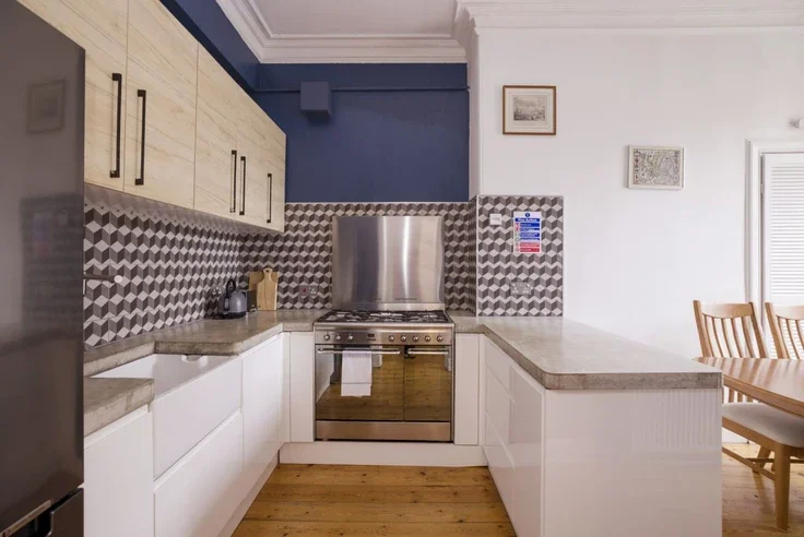 Flat Cathcart Place in City of Edinburgh