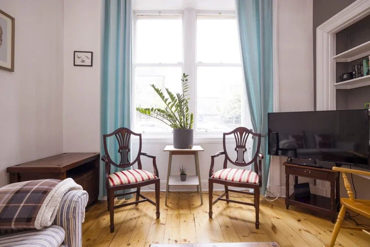 Flat Cathcart Place in City of Edinburgh