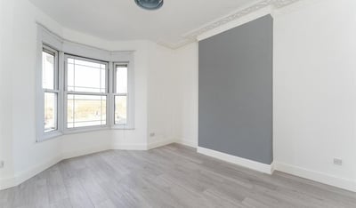 Flat Hollybush Hill in Greater London