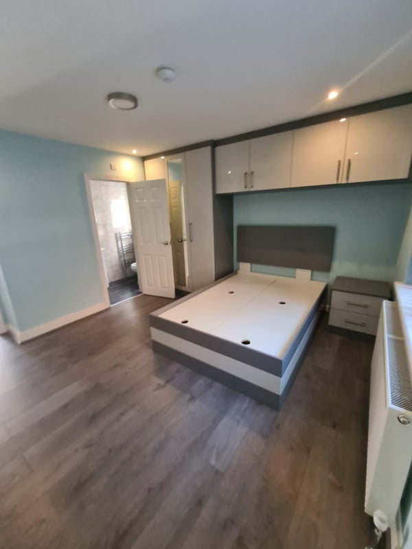 Room Cippenham Lane in Slough