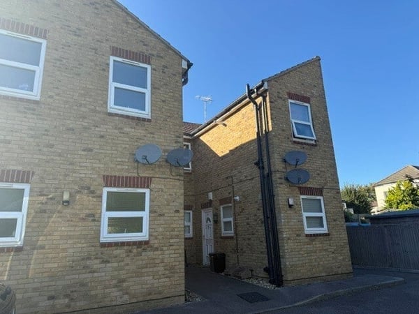 Flat Fox Street in Gillingham