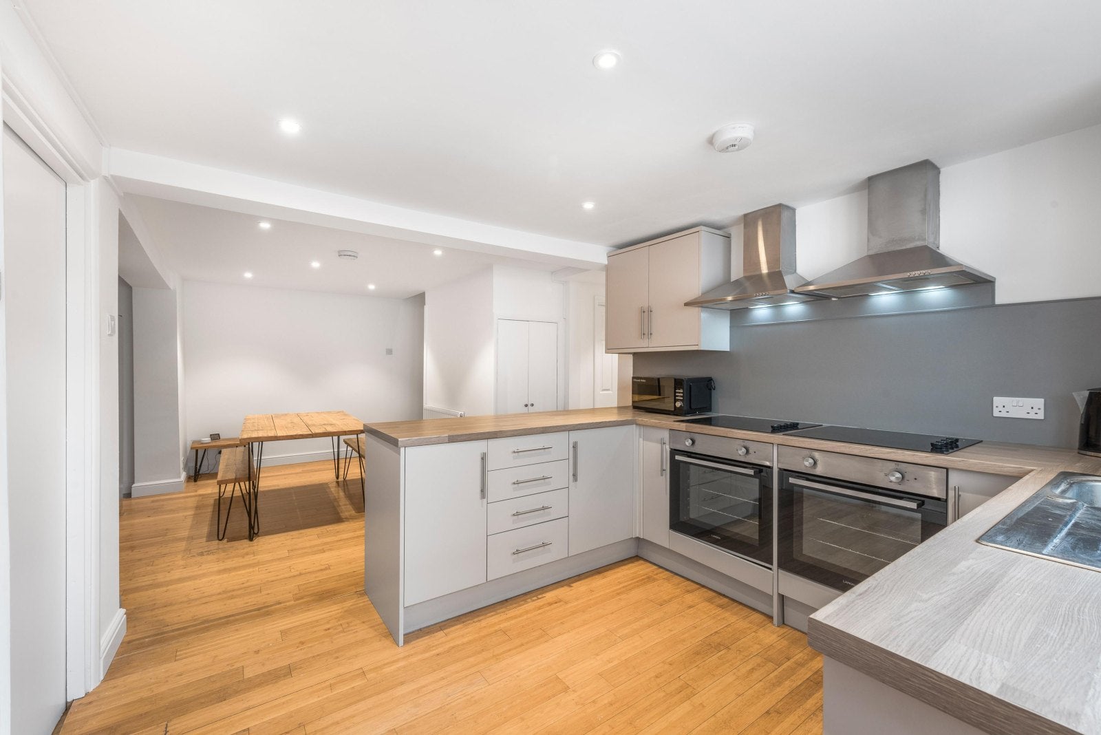 Room Weydon Lane in Waverley