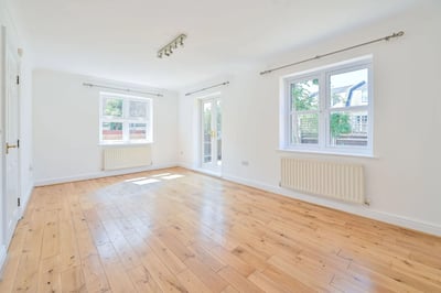 House Streamline Mews in Greater London