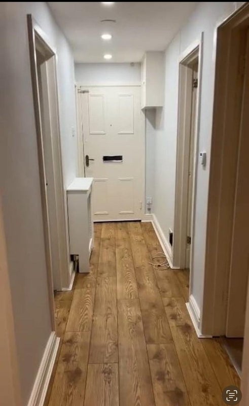 Room Denmilne Street in Glasgow