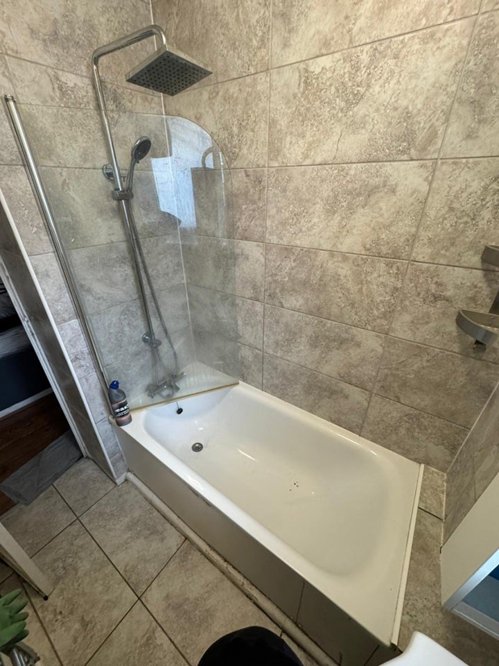Room Brickfield Road in Greater London