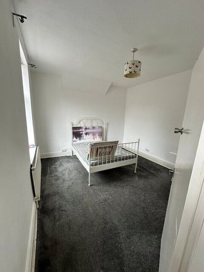 Room Richmond Grove in Manchester