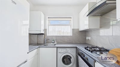 Flat College Road in Cheshunt